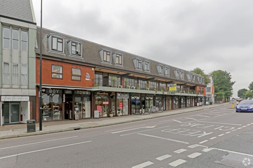 27-39 Station Ln, Hornchurch to rent - Building Photo - Image 2 of 9