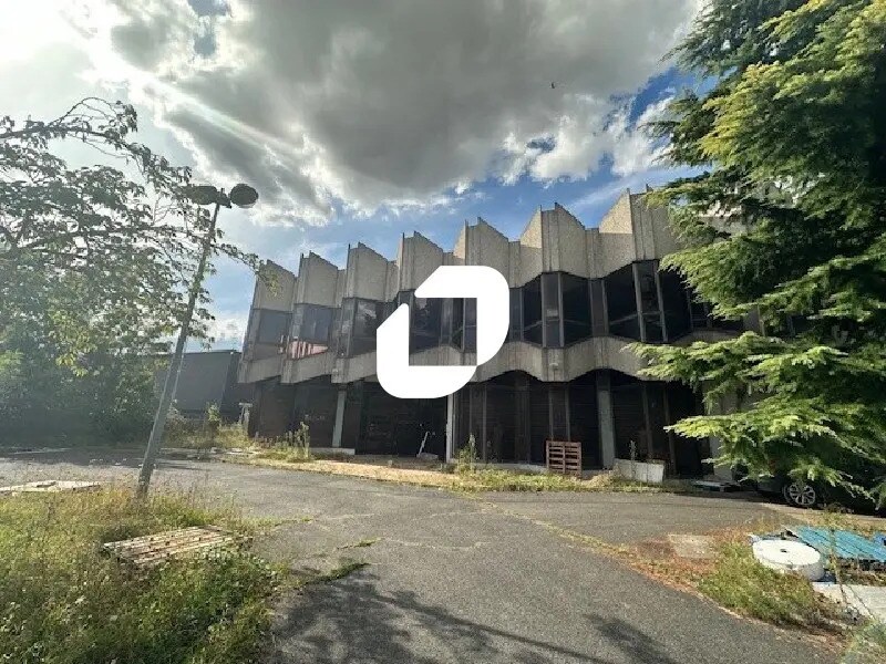 Office in Gonesse to rent Building Photo- Image 1 of 11