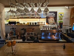 Retail in Barcelona, Barcelona to rent Interior Photo- Image 2 of 13