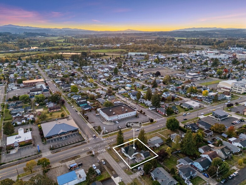 582 S Market Blvd, Chehalis, WA for sale - Primary Photo - Image 1 of 40