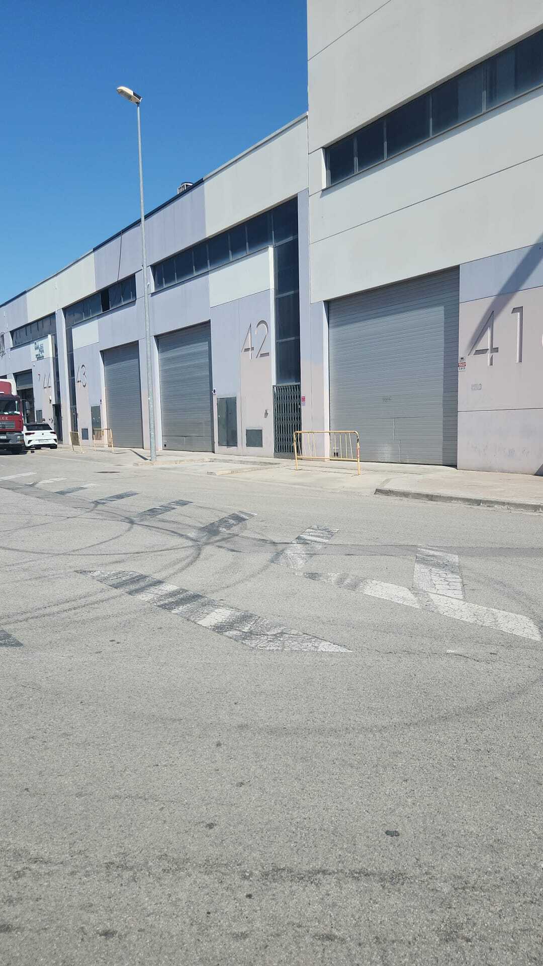 Industrial in Sant Vicenç dels Horts, Barcelona to rent Building Photo- Image 1 of 2