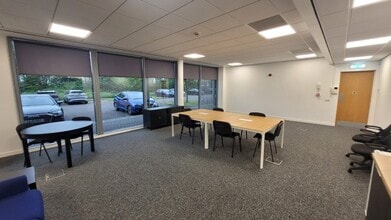 2-8 Dow Rd, Prestwick to rent Interior Photo- Image 2 of 6