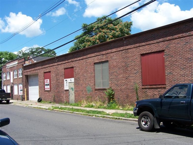 47 Virginia Ave, Trenton, NJ for sale - Primary Photo - Image 3 of 10