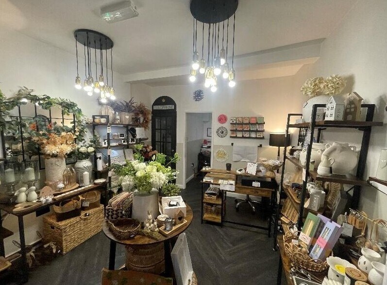 7 Lawrence Sherriff St, Rugby to rent - Interior Photo - Image 2 of 3