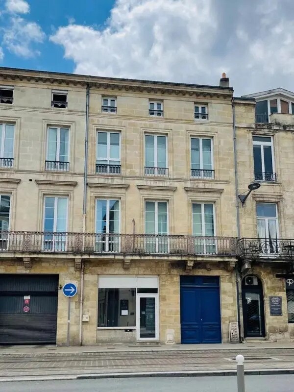 Retail in Bordeaux to rent Building Photo- Image 1 of 4