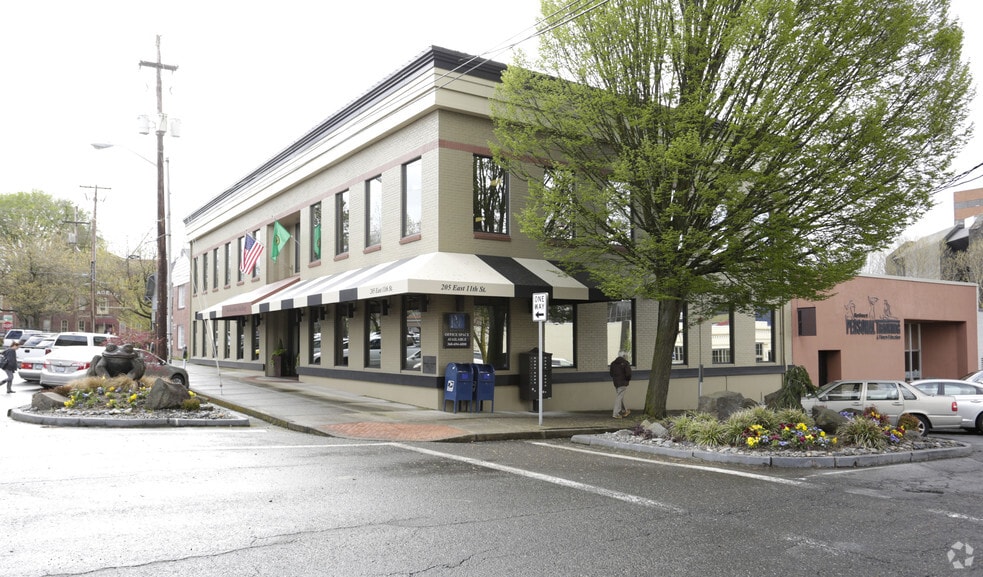 205 E 11th St, Vancouver, WA to rent - Building Photo - Image 3 of 6