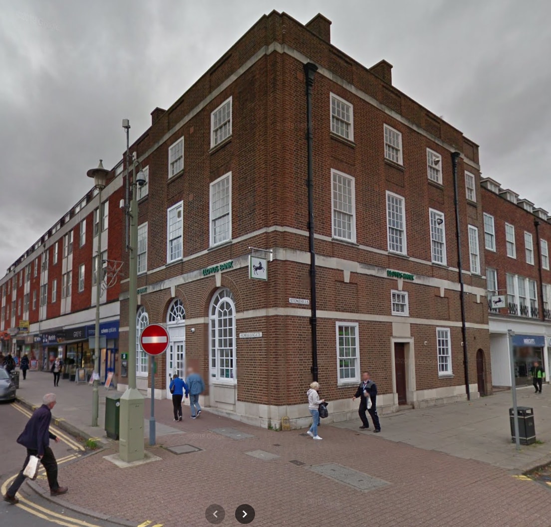 49 Howardsgate, Welwyn Garden City to rent Primary Photo- Image 1 of 2