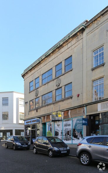 6A-6B Abington St, Northampton to rent - Building Photo - Image 2 of 2