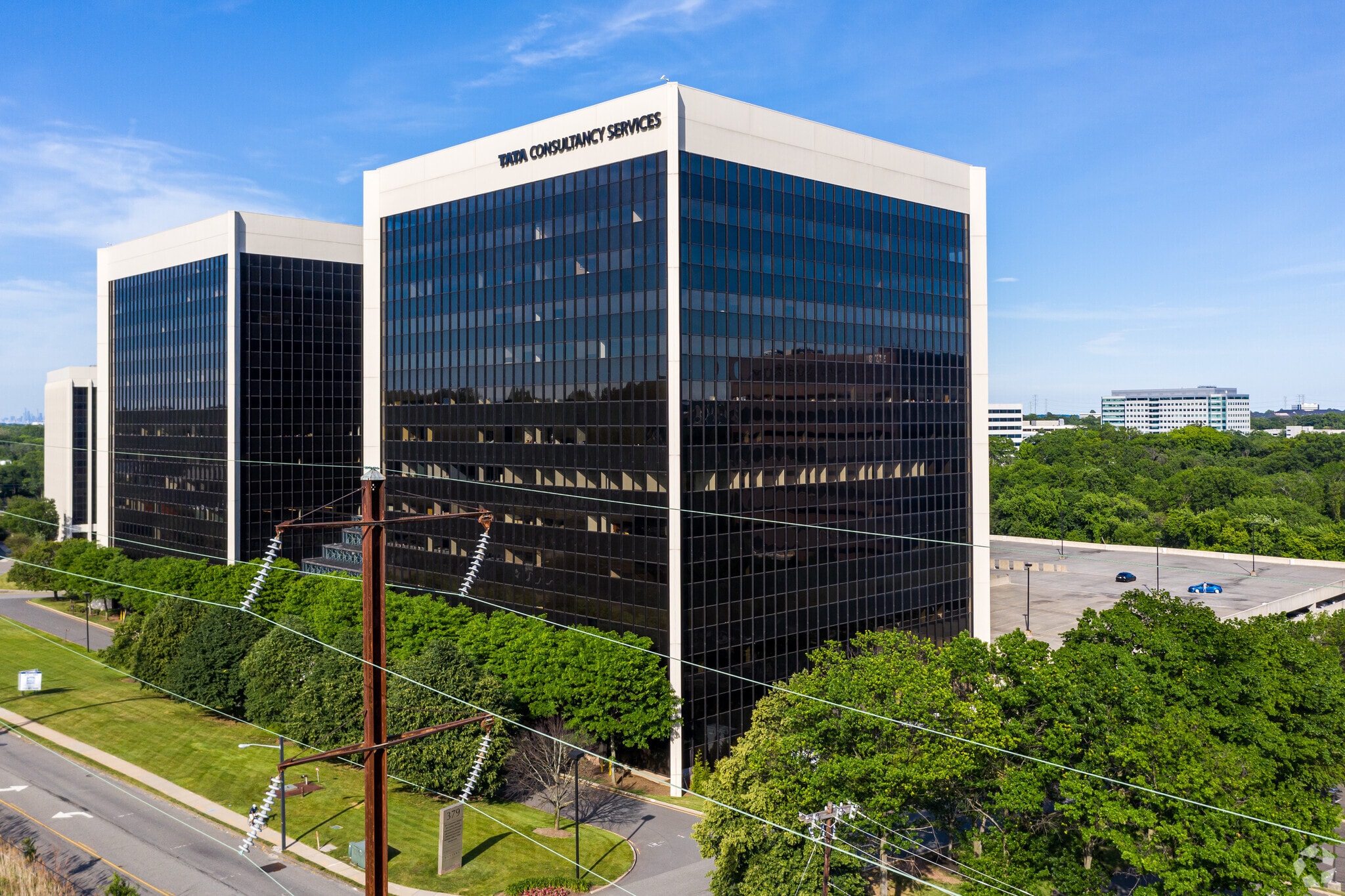 379 Thornall St, Edison, NJ to rent Primary Photo- Image 1 of 10