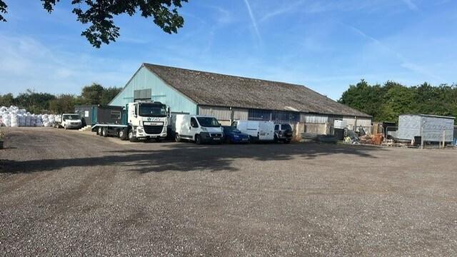Hollow Way, Upton to rent - Building Photo - Image 2 of 4