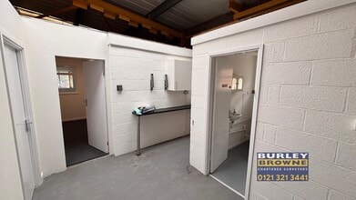 Brickyard Rd, Aldridge to rent Interior Photo- Image 1 of 2