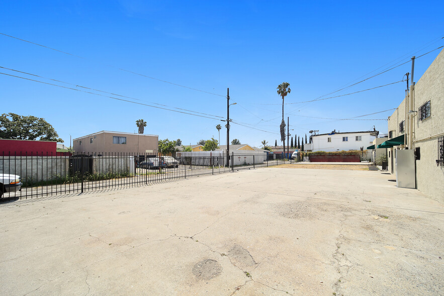 8872 S Vermont Ave, Los Angeles, CA for rent - Building Photo - Image 3 of 6