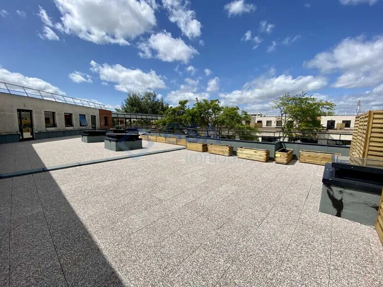 Office in Massy to rent - Building Photo - Image 2 of 7