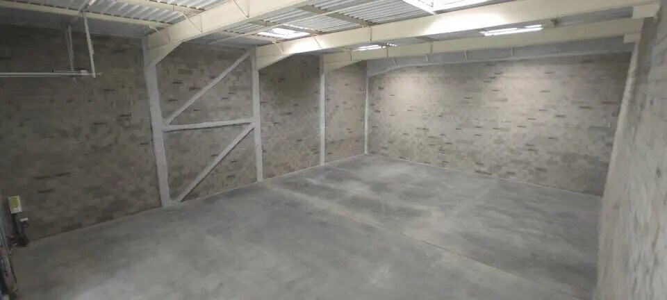 Vente Local d'activités 655 m² - Photo 1