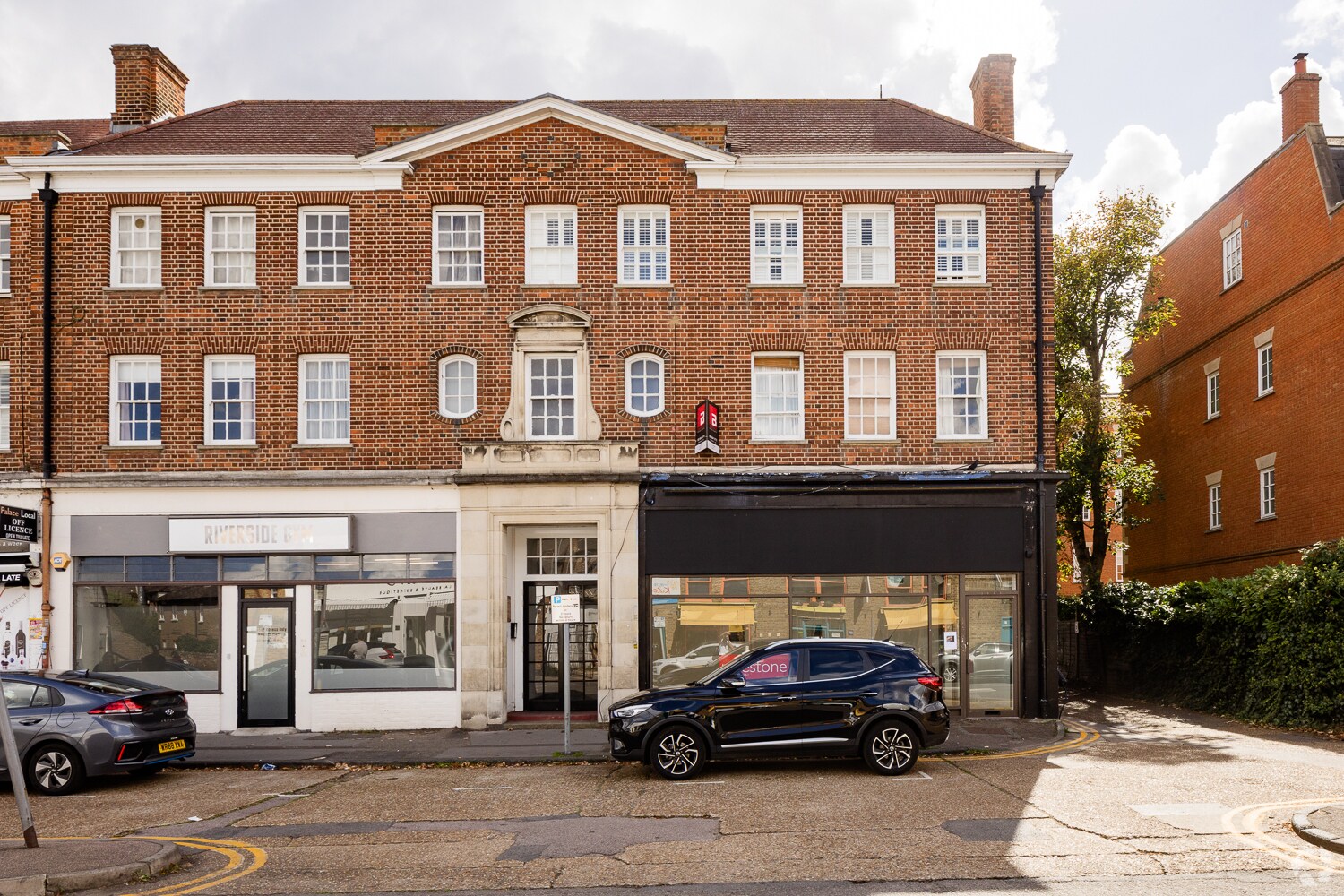 5-6 Hampton Court Parade, East Molesey for sale Building Photo- Image 1 of 1