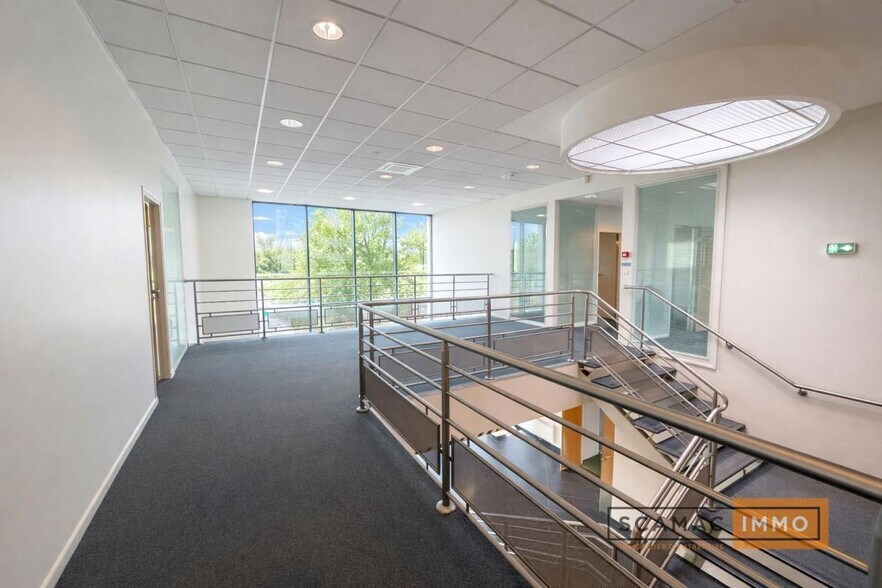 Light Industrial in Morangis for sale - Interior Photo - Image 3 of 5