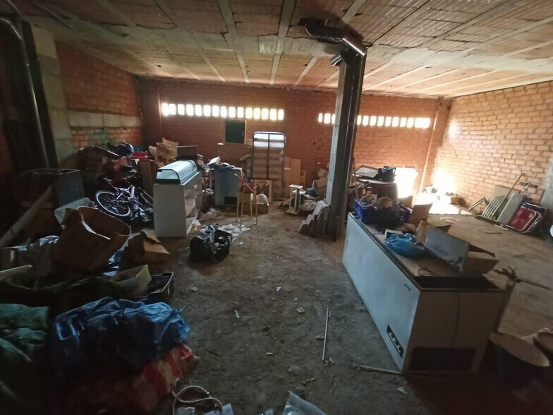 Retail in Cáceres, Cáceres to rent - Building Photo - Image 3 of 4