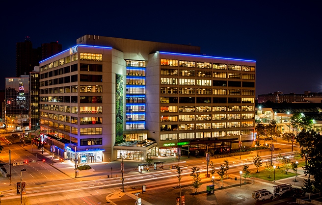 1 E Pratt St, Baltimore, MD for rent - Building Photo - Image 1 of 2