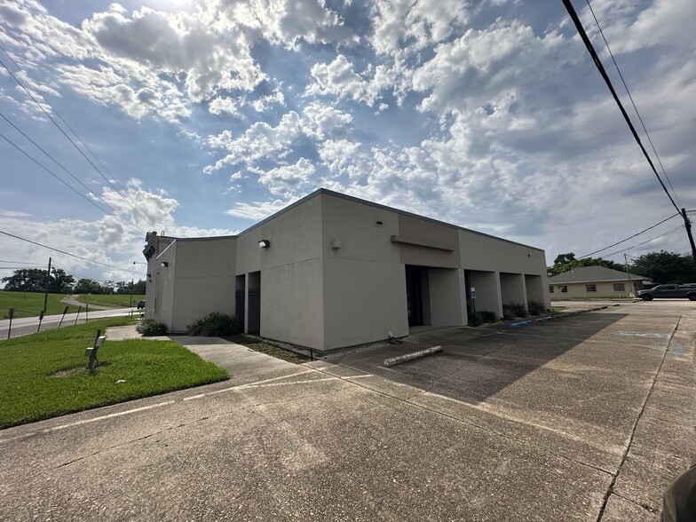 105 W 8th St, Reserve, LA for rent - Building Photo - Image 1 of 10