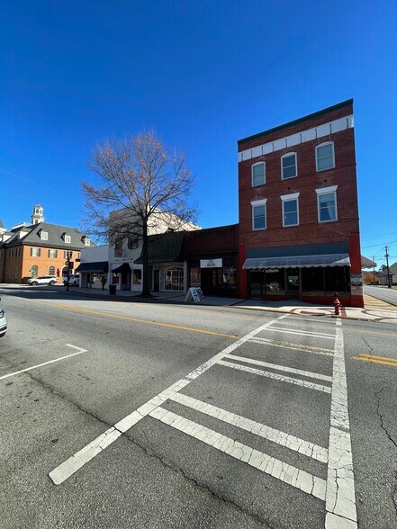 22 S Main St, Statesboro, GA for rent - Building Photo - Image 1 of 12