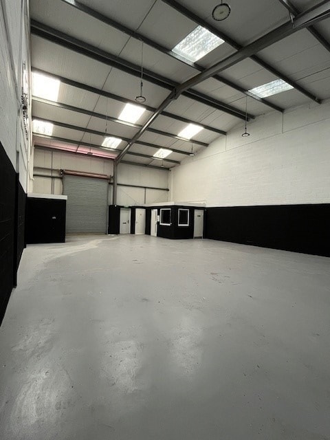 5 Hawkins Ln, Burton On Trent to rent Building Photo- Image 1 of 2