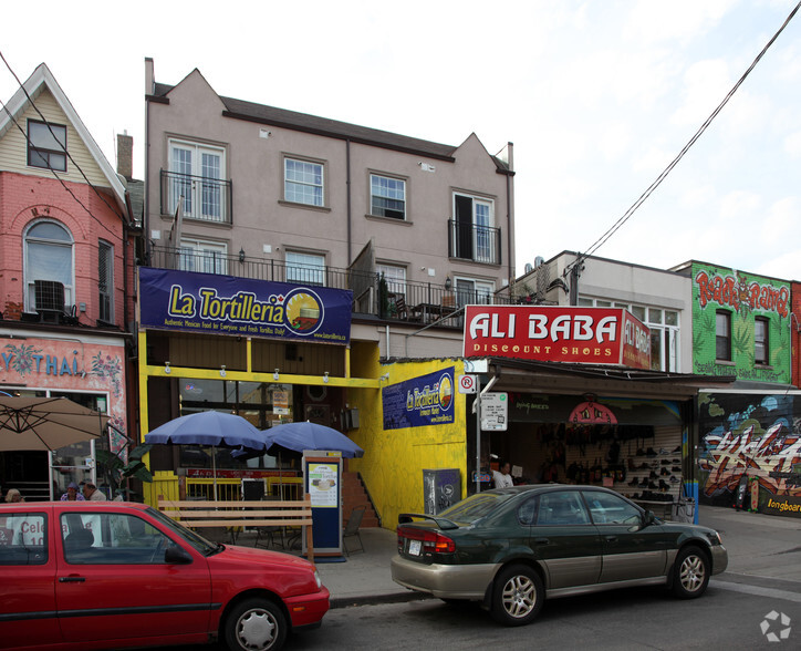 196-200 Augusta Ave, Toronto, ON for rent - Building Photo - Image 2 of 2