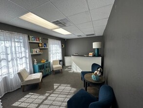 1400 N Gilbert Rd, Gilbert, AZ to rent Interior Photo- Image 2 of 8