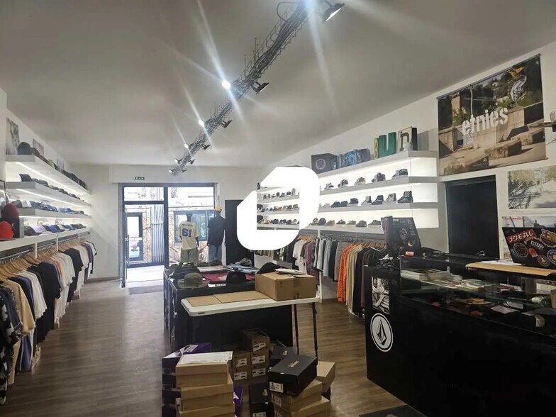 Retail in Montpellier to rent - Interior Photo - Image 3 of 7