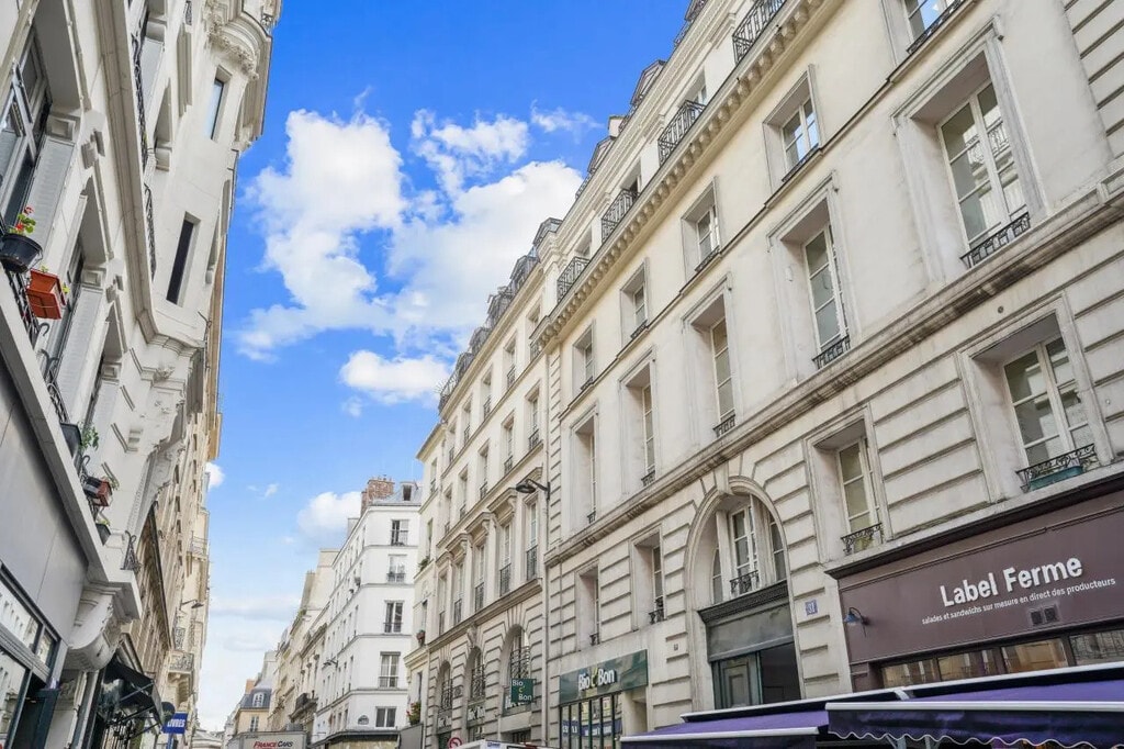 Location Bureaux 368 m² - Photo 1