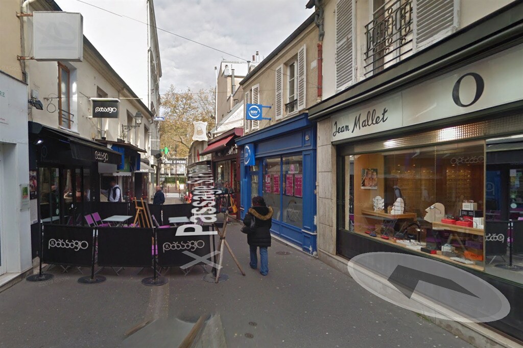 Retail in VERSAILLES to rent Building Photo- Image 1 of 5