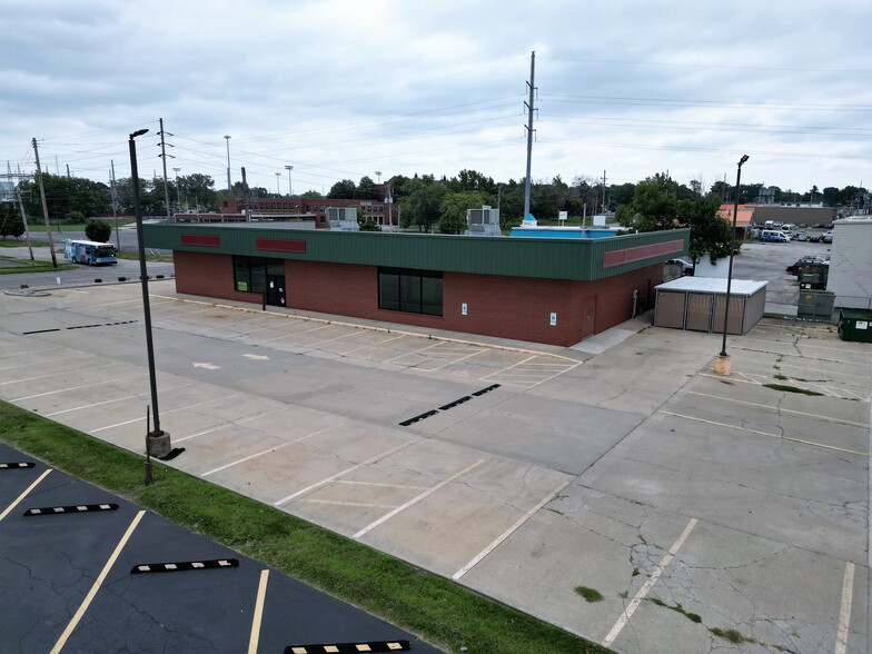 2875 N Water St, Decatur, IL for rent - Building Photo - Image 2 of 2