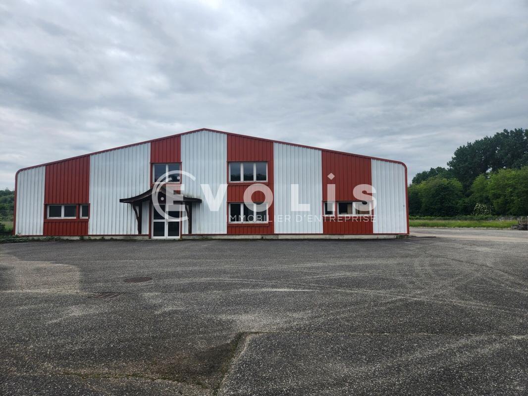 Light Industrial in Ruy-Montceau to rent Building Photo- Image 1 of 10