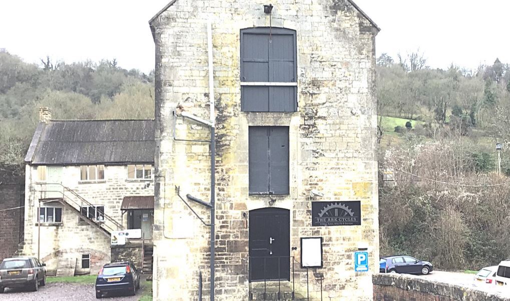 London Rd, Brimscombe for sale Primary Photo- Image 1 of 1