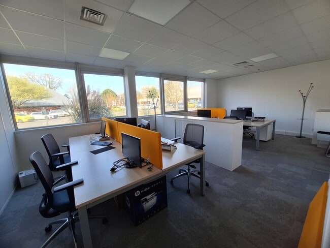 Location Bureaux 322 m² à 1 090 m²