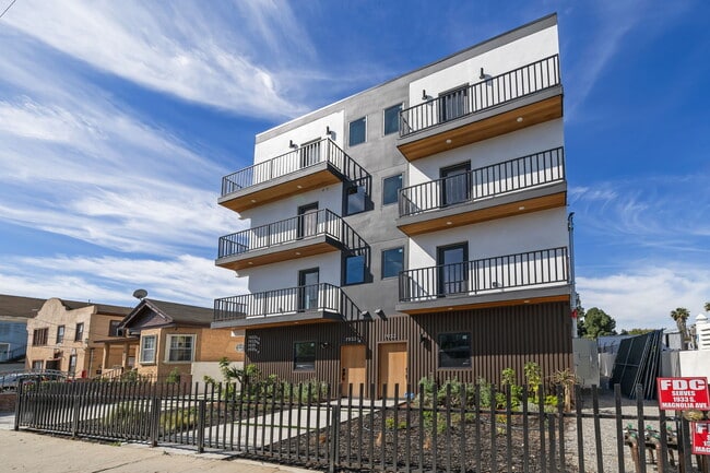 More details for 1933 Magnolia Ave, Los Angeles, CA - Build-to-Rent for Sale