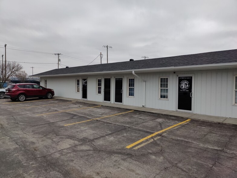 811 Main St, Hamburg, IA for rent - Building Photo - Image 3 of 9