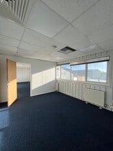 Office in Hangar 4, Cecil Pashley Way, Shoreham Airport, Shoreham by Sea to rent Interior Photo- Image 2 of 4