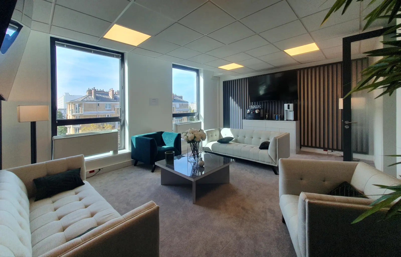 Light Industrial in Saint-Cloud for sale Interior Photo- Image 1 of 5