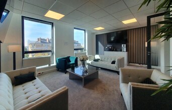 Light Industrial in Saint-Cloud for sale Interior Photo- Image 1 of 5