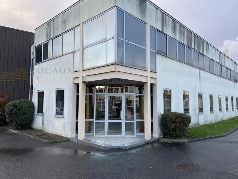 Location Entrepôt 953 m² à 2 167 m² - Photo 1
