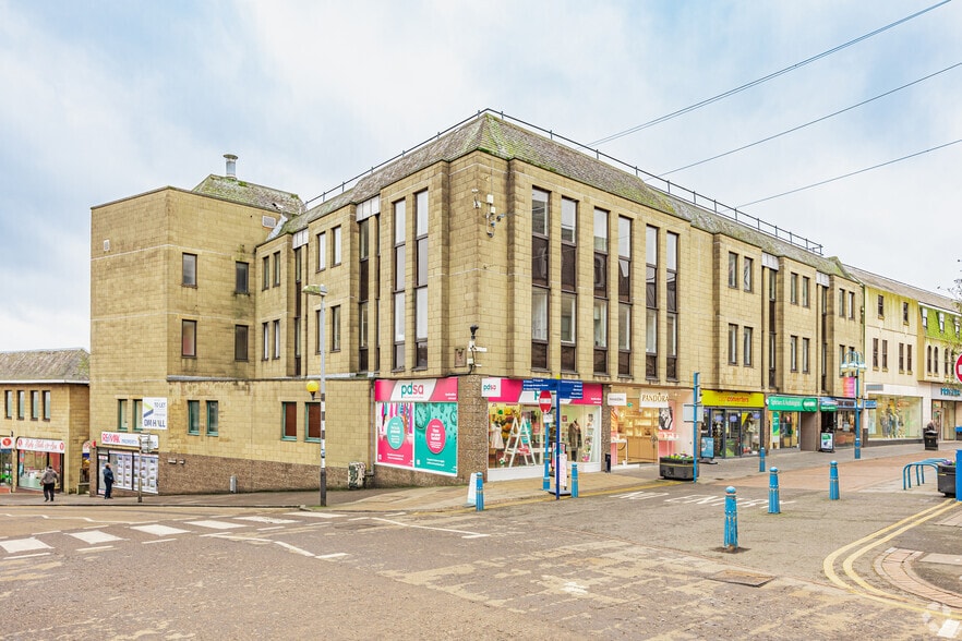 1-3 New Row, Dunfermline to rent - Primary Photo - Image 1 of 6