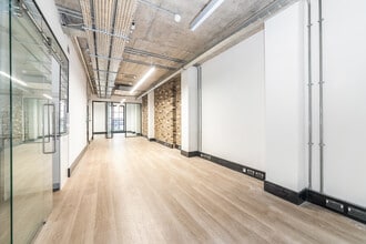 6 Princes St, London to rent Building Photo- Image 2 of 13