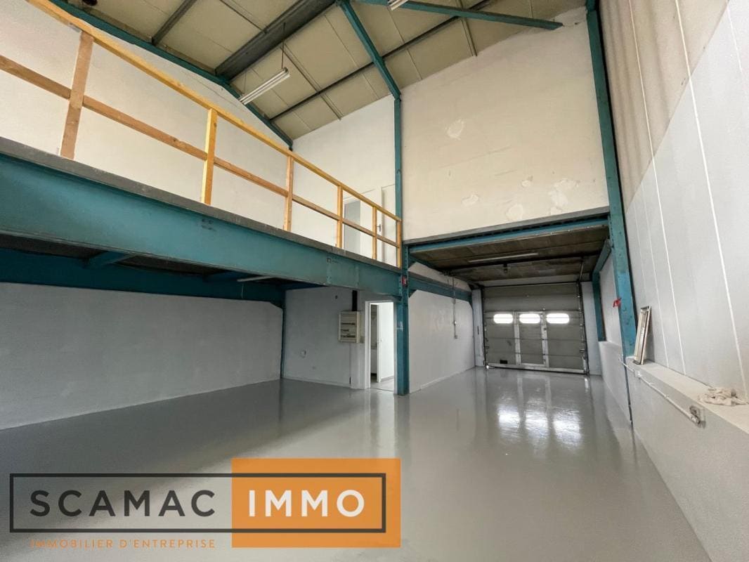 Industrial in Lisses to rent Interior Photo- Image 1 of 10