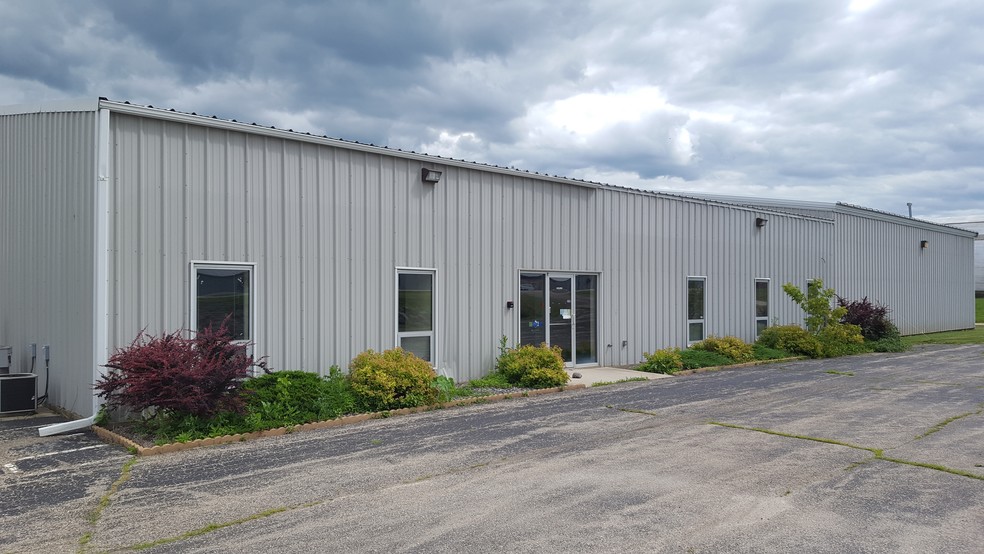 1011-1021 S Spring St, Beaver Dam, WI for sale - Building Photo - Image 1 of 1