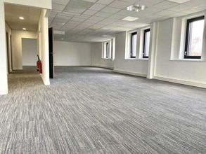 Office in Vénissieux to rent Interior Photo- Image 2 of 5