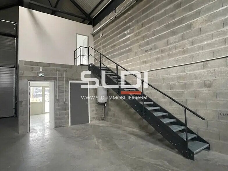 Office in Genas to rent - Interior Photo - Image 3 of 10