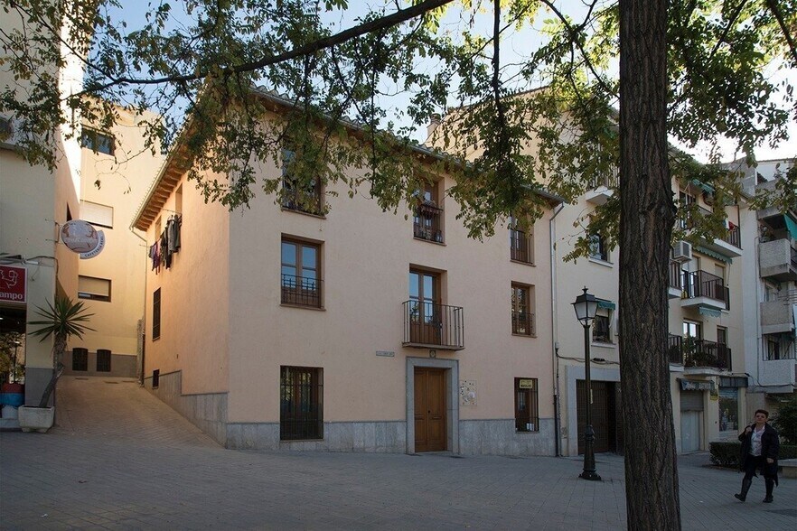 Calle Acera de San Ildefonso, 34, Granada, Granada for sale - Building Photo - Image 3 of 18