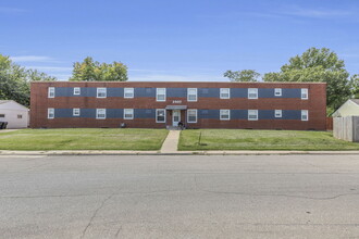 2007 SW Mission Ave, Topeka, KS for sale Primary Photo- Image 1 of 15