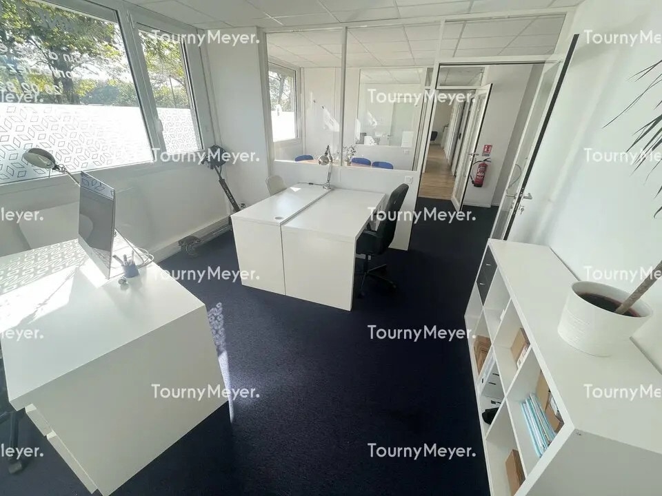 Vente Bureaux 111 m² - Photo 1