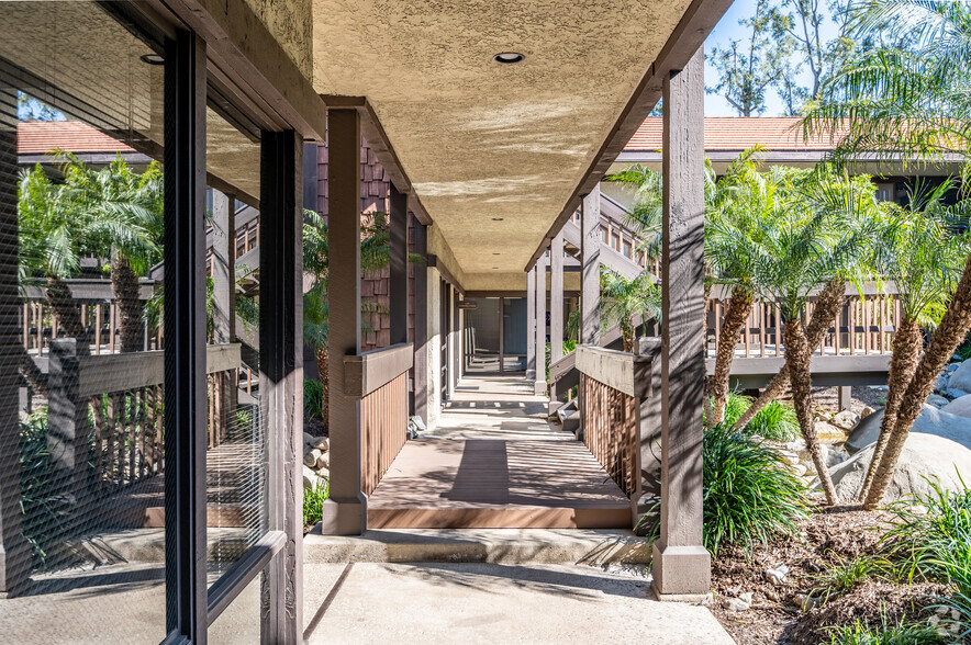 505 N Tustin Ave, Santa Ana, CA for rent - Building Photo - Image 3 of 12